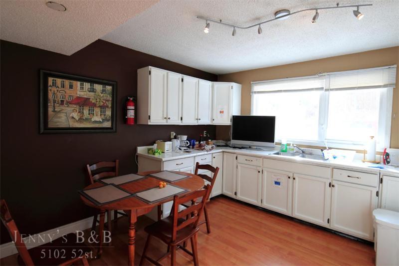 Jenny Guest House Yellowknife Ngoại thất bức ảnh